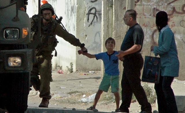 Bob Carr raises concerns over plight of Palestinian children in Israeli jails