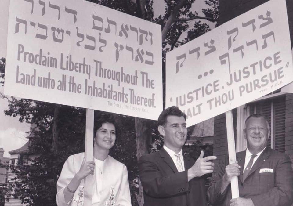 Banning Do jews support critical race theory